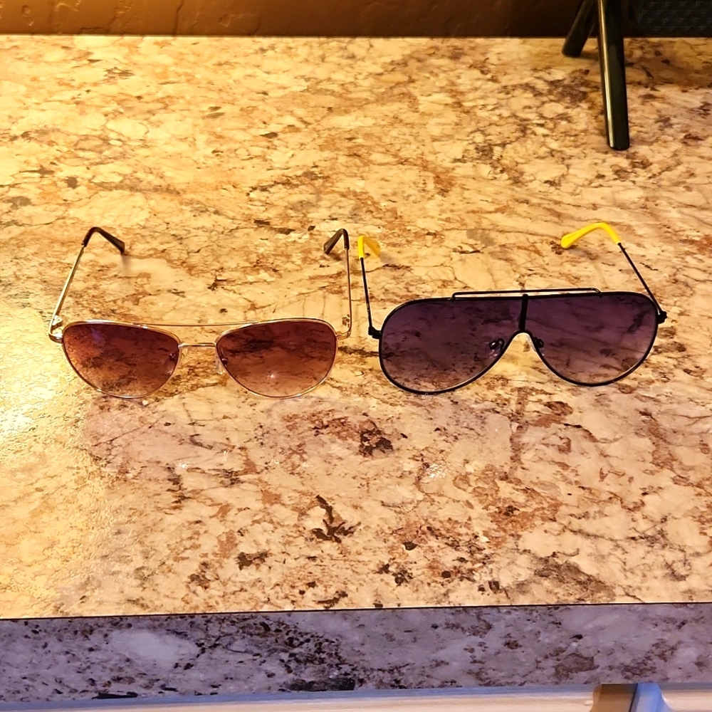 2 pairs sunglasses